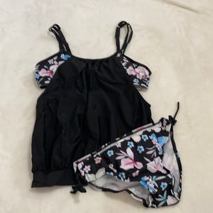 Brand New Two Piece w/adjustable straps